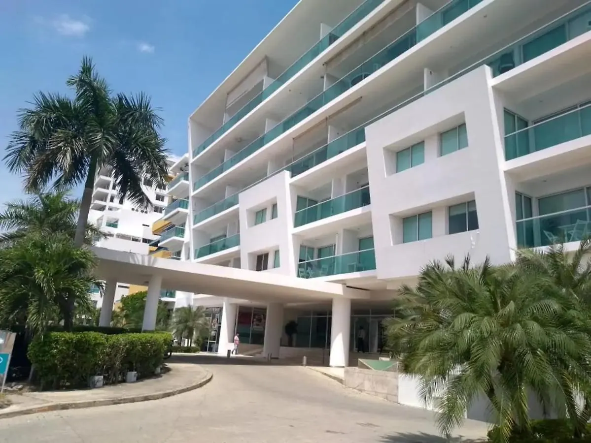Amplio Apt De 3 Alcobas Edificio Primera Linea De Playa Cartagena Apartment