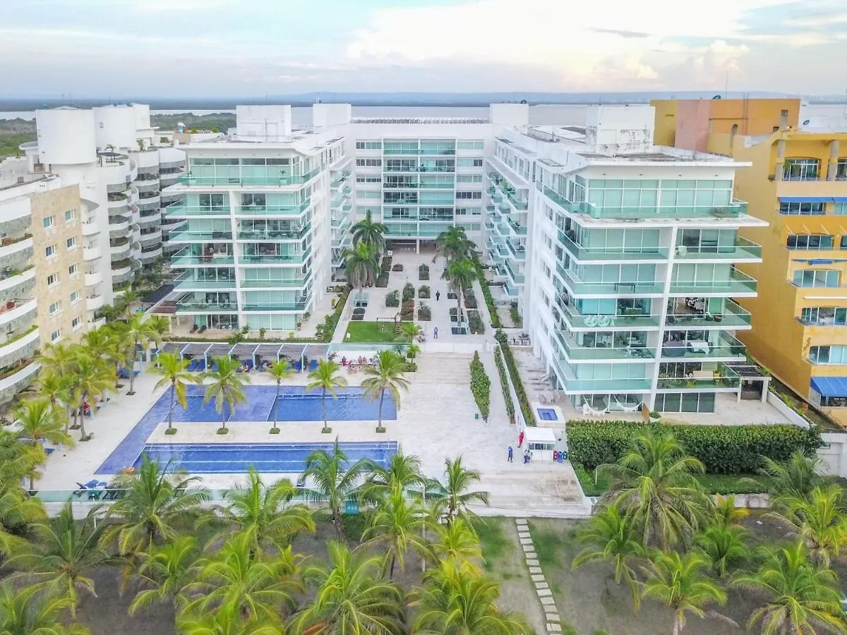 Amplio Apt De 3 Alcobas Edificio Primera Linea De Playa Cartagena 0*,  Colombia