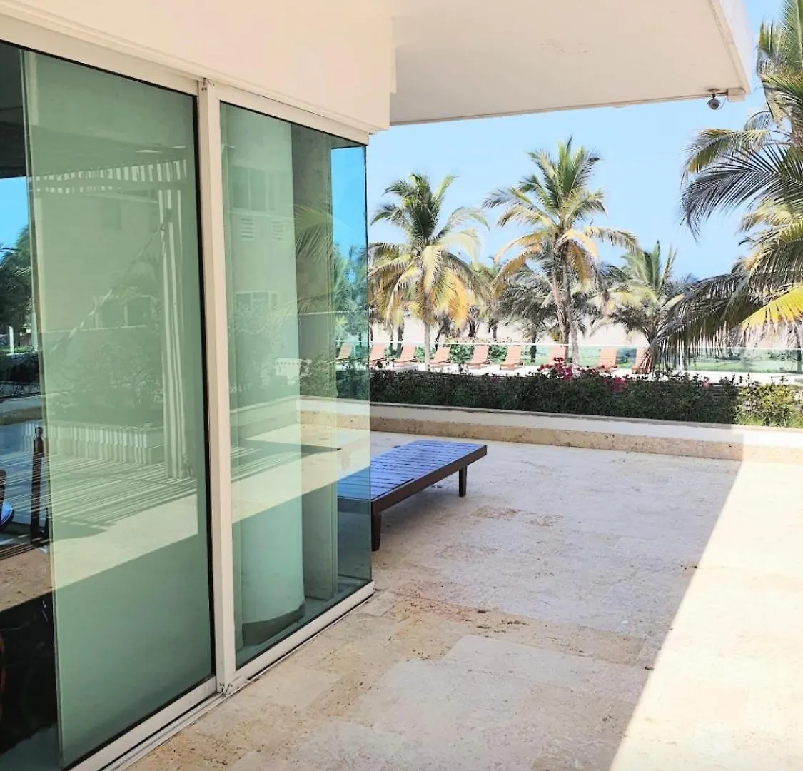 Amplio Apt De 3 Alcobas Edificio Primera Linea De Playa Cartagena