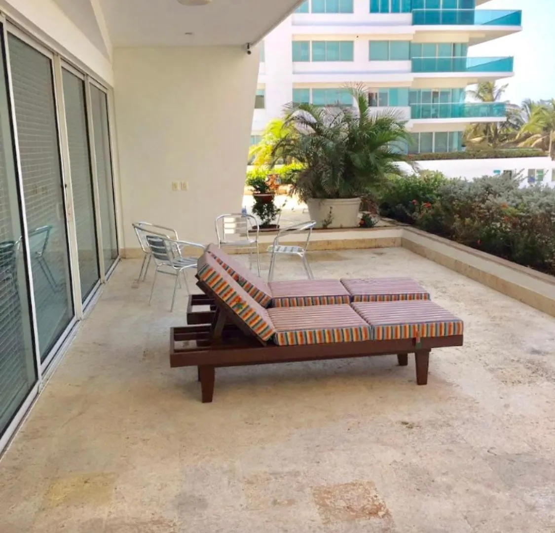 Amplio Apt De 3 Alcobas Edificio Primera Linea De Playa Cartagena