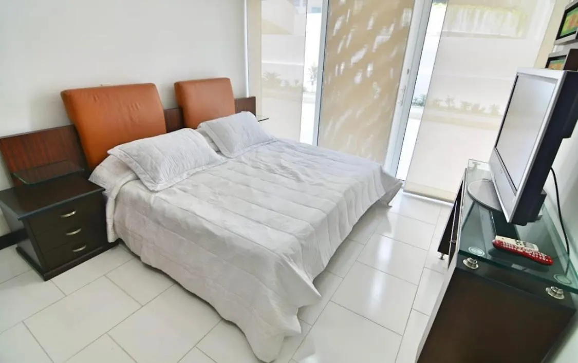 Apartment Amplio Apt De 3 Alcobas Edificio Primera Linea De Playa Cartagena